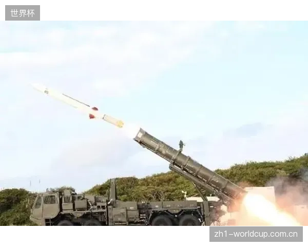 卡里克定位球战术见效,中场大将卡塞米罗成禁区内最大空中威胁。 卡里克定位球战术见效,中场大将卡塞米罗成禁区内最大空中威胁。